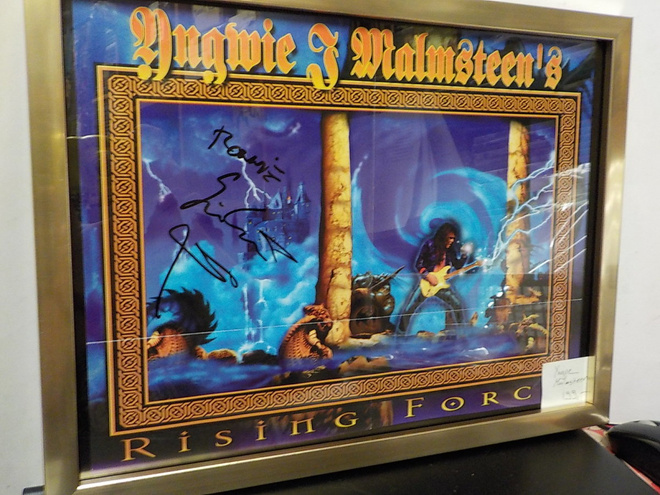 YNGWIE MALMSTEEN TAULU ITSE MESTARIN NIMMARILLA