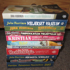 11kpl:n kirjapaketti Juha Vuorinen - pikkukuva 1