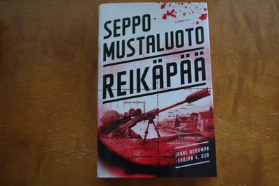 Seppo Mustaluoto: Reikäpää (2021)
