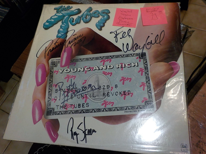 THE TUBES - YOUNG AND RICH EX-/EX LP NIMMAREILLA