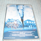 THE HOUSE NEXT DOOR (Theresa Russell) 2002*** - pikkukuva 1