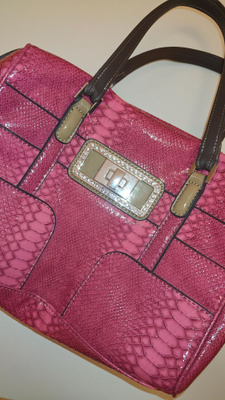 Pinkki Guess laukku