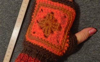 Alina´s Handmade käsin virkatut kämmekkäät rustiikkinen