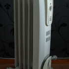 Öljytäytteinen sähköpatteri DeLonghi, 1000 W - pikkukuva 1