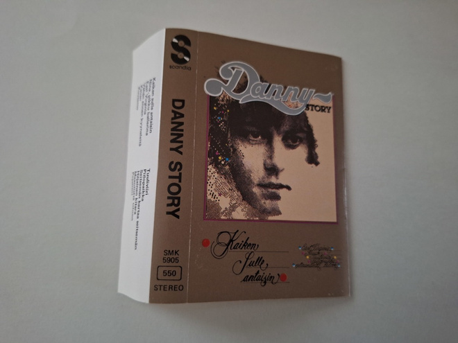 Kansipaperi DANNY c-kasettiin