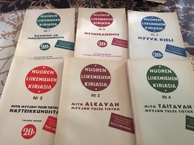 NUOREN LIIKEMIEHEN KIRJASIA 2-7 HYVÄ