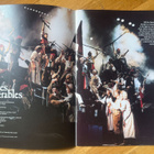 LES MISÉRABLES SOUVENIR BROCHURE AND SYNOPSIS 1995 - pikkukuva 2