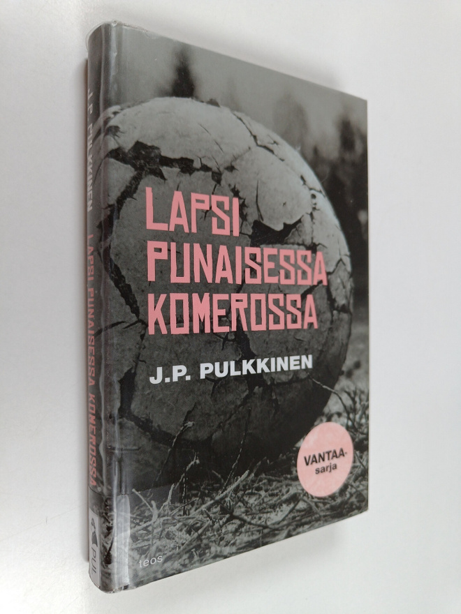 J. P. Pulkkinen : Lapsi punaisessa komerossa