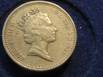 1 pound 1985. iso-Britannia