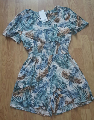 Uusi Hailys shortsipuku koko XS