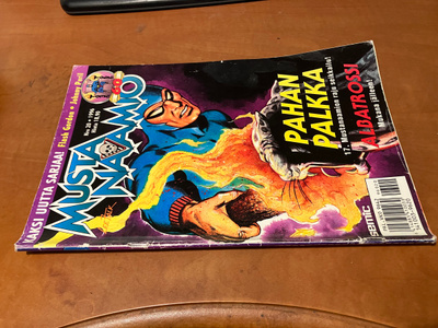 MUSTANAAMIO 20/1996