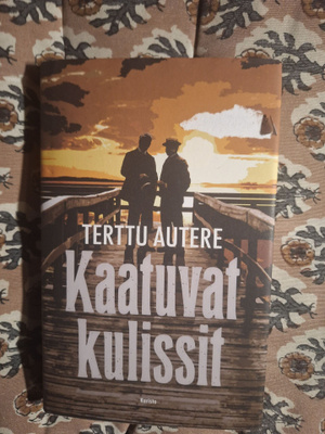 Terttu Autere : Kaatuvat kulissit 1p