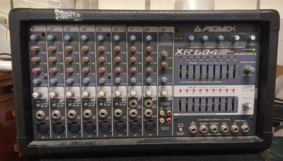 Peavey XR684 Powered Mixer