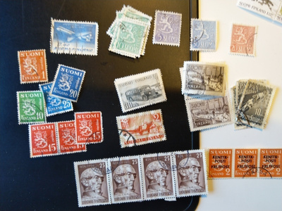 Suomalaisia postimerkkejä 35 g  1940-1990-luvuilta