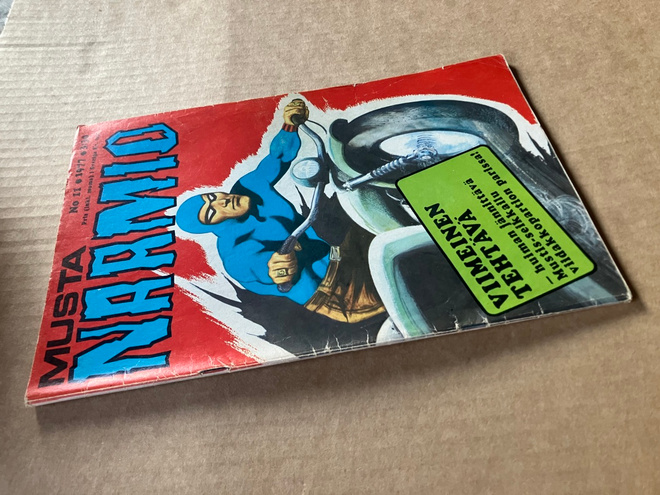 MUSTANAAMIO 11/1977