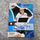 Rasmus Kupari 2021-22 Allure Blue Line Auto Jersey /75 - pikkukuva 1