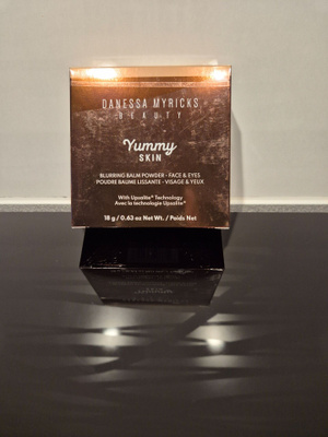 Danessa Myricks Yammy Skin Blurring Balm Powder