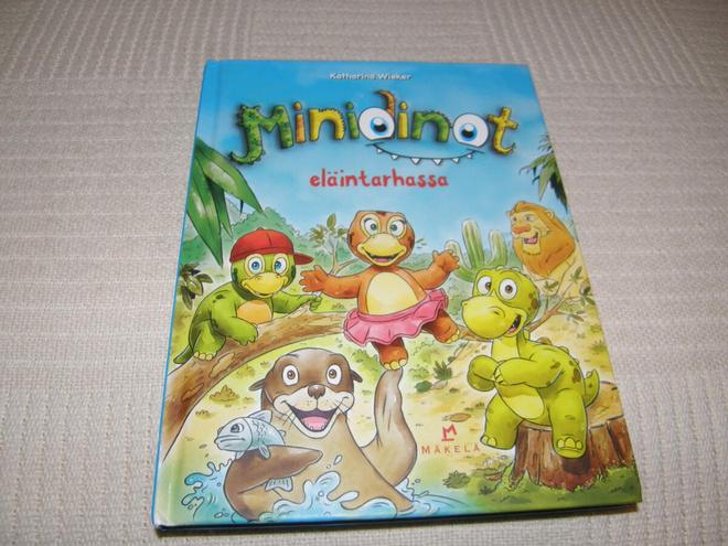 Katharina Wieker Minidinot eläintarhassa