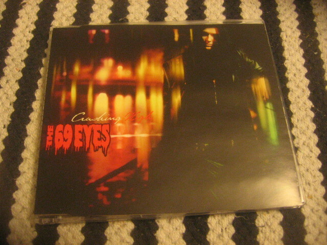 The 69 Eyes - Crashing High (cds)