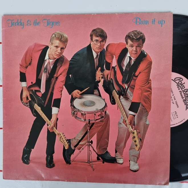 Teddy & the Tiger - Burn it up.