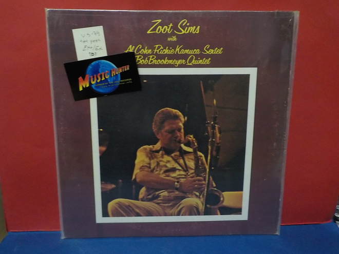 ZOOT SIMS - SUITABLY ZOOT EX+/EX U.S -79 1ST PRESS LP