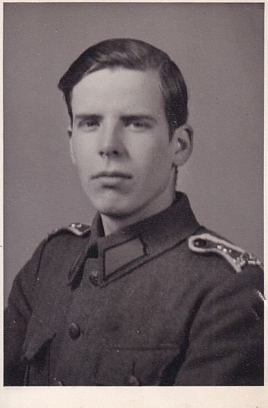 SOTILASKUVA