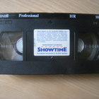 ELÄMÄ ON NIIN LYHYT-VAI ONKO? (VHS/FIX) - pikkukuva 4