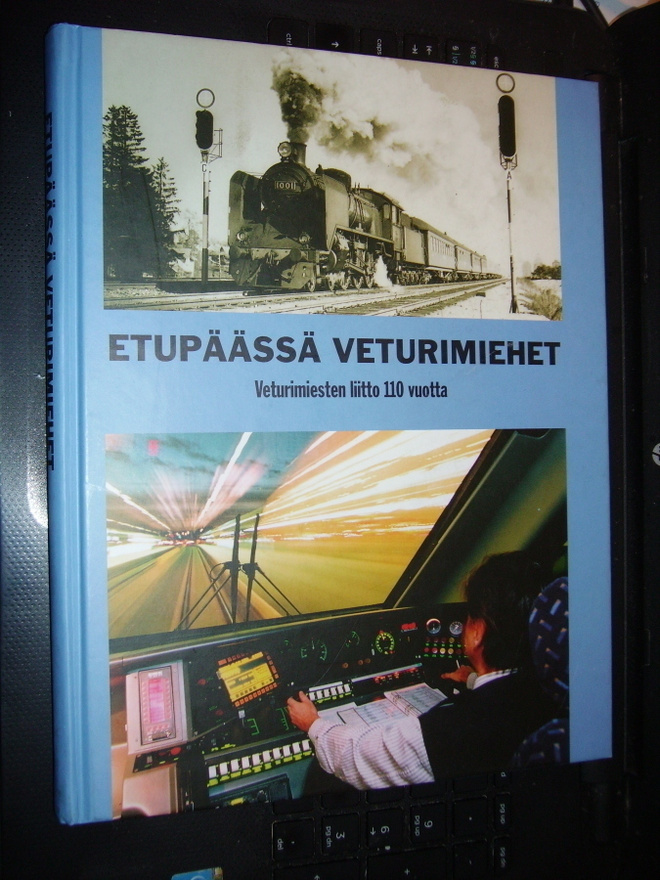 ETUPÄÄSSÄ VETURIMIEHET ( 1 p. 2008 ) SIS. POSTIKULUN !