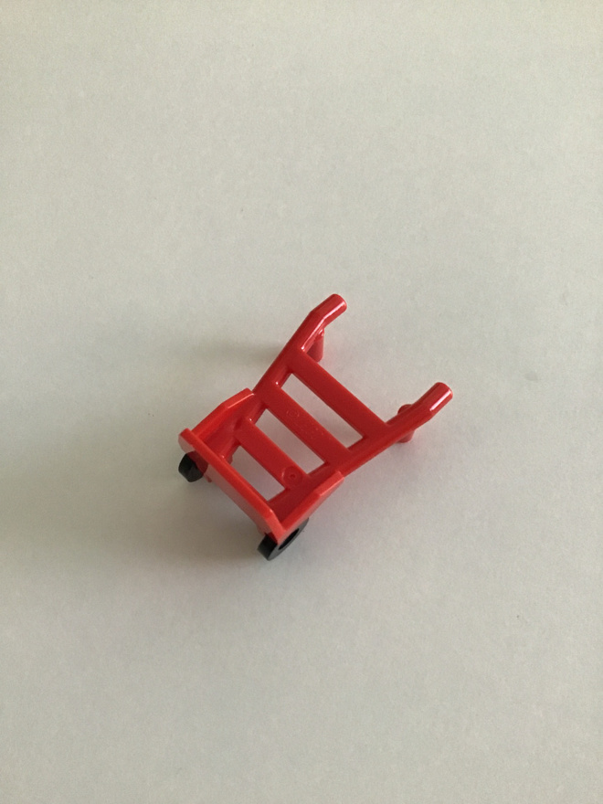 Lego punaiset nokkakärryt