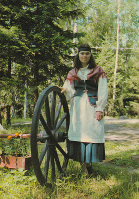 KANSALLISPUKU - KITEE
