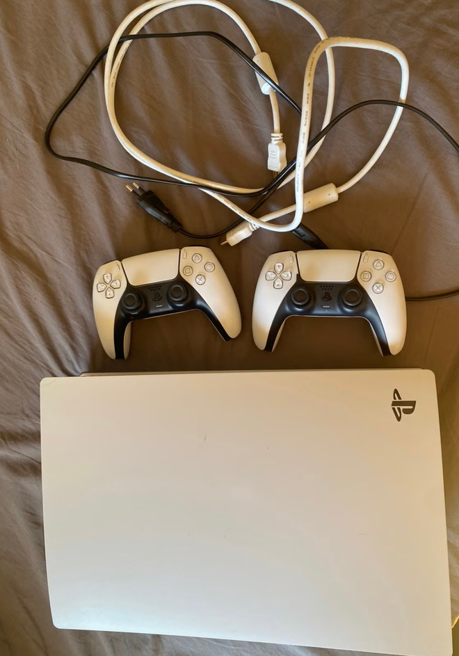 Playstation 5 / ps5 levyasemallinen