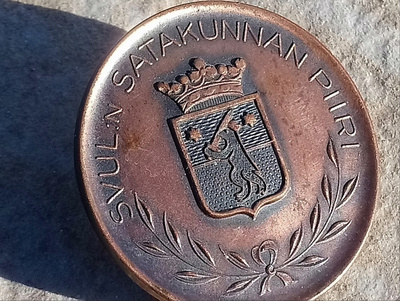 60 -Luvulta Satakunnan merkki, Valmistajan leimalla