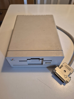 Commodore Amiga 1010 levyasema