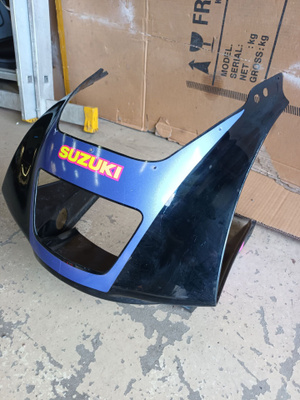Suzuki RGV250 etukate