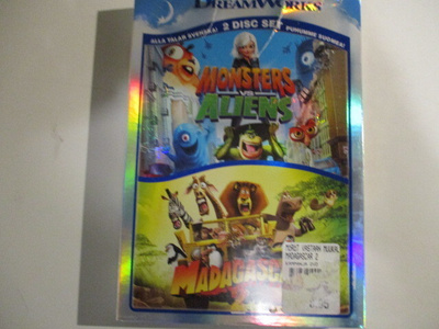 DVD MONSTERS VS ALIENS + MADAGASCAR 2