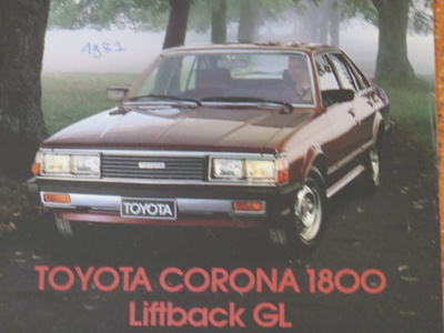 1982 Toyota Corona Liftback esite - KUIN UUSI - 16 sivua