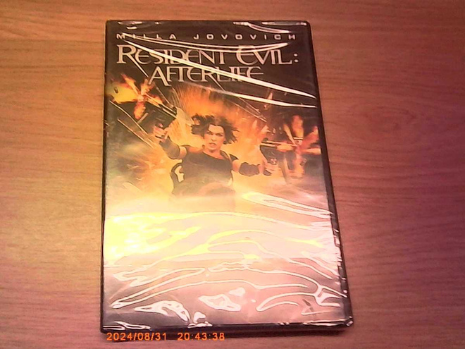 RESIDENT EVIL       DVD        *UUSI MUOVEISSA*