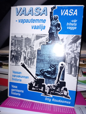 Roudasmaa : Vaasan varuskunnan historia  ( SIS POSTIKULU  )