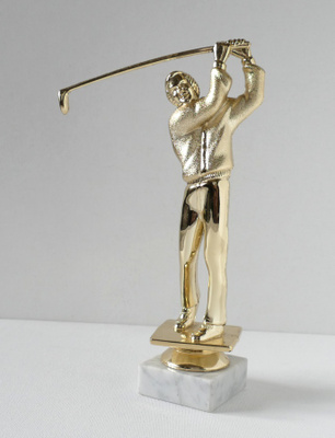 Kullanvärinen golfpelaajapatsas 22 cm
