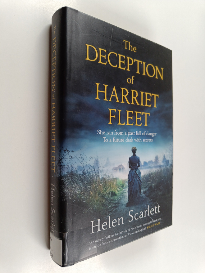 Helen Scarlett : Deception of Harriet Fleet