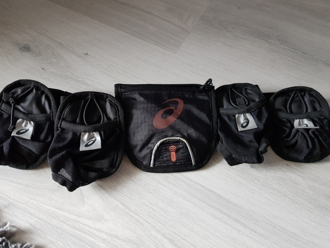 Musta Acis Runners Bottlebelt / Juomavyö / Nesteytysvyö