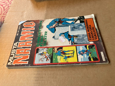 MUSTANAAMIO 19/1979