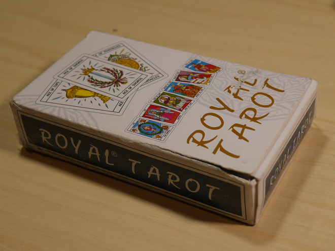 Royal Tarot korttipakka (78 korttia)