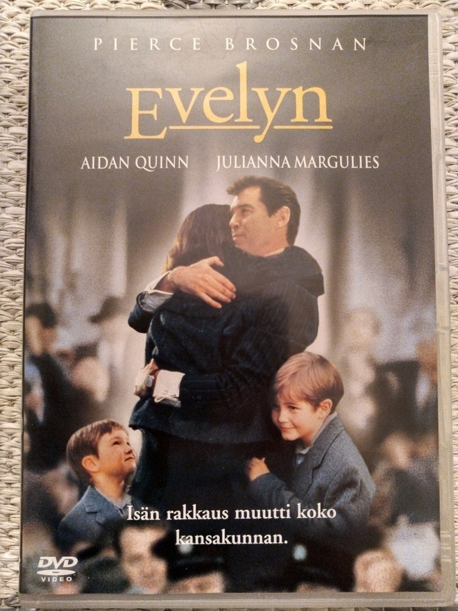 Evelyn (Pierce Brosnan)