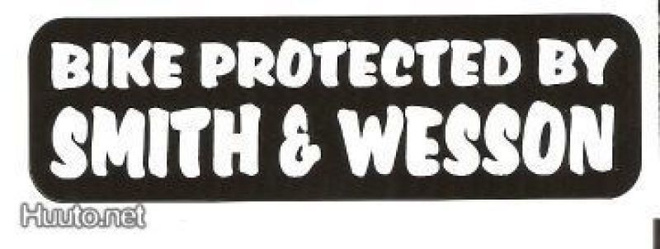 Bike Protected By S&W - Uusi Prätkätarra