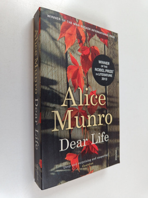 Alice Munro : Dear life