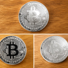 Koristeellinen Bitcoin-metallikolikko (hopeanvärinen) - pikkukuva 2