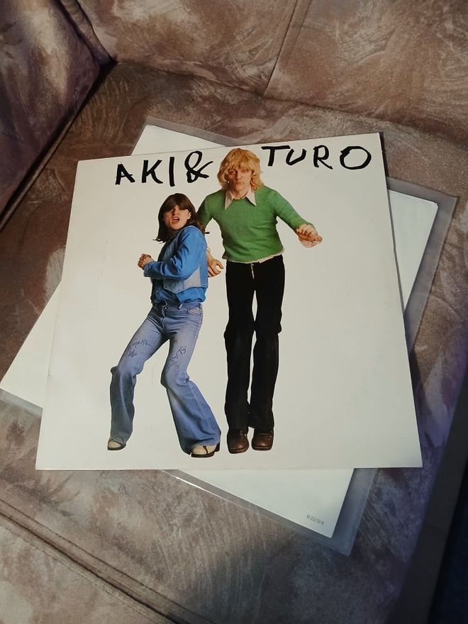 Aki & Turo And The Hepamamas – Lievä Kantri Huijaus LP