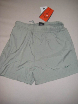 **NIKE SHORTSIT, uusi koko 140-152 cm *