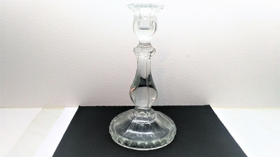 Nuutajärvi kirkas kynttilänjalka
